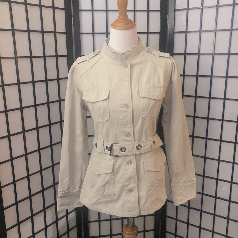 Converse tan jacket with belt and buttons sz Large